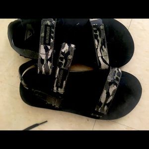 Sandles size 4